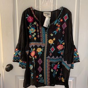 Black 3/4 Sleeve Embroidered Top